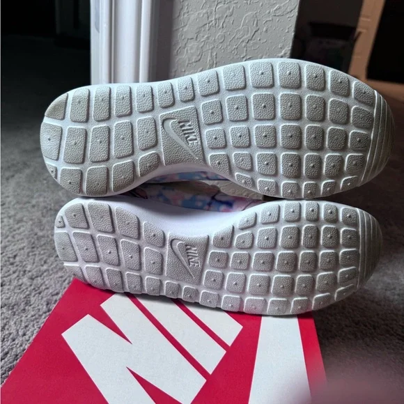 Nike Roshe run one cherry blossom sz 8 women’s walking gym workout shoes - Picture 8 of 8